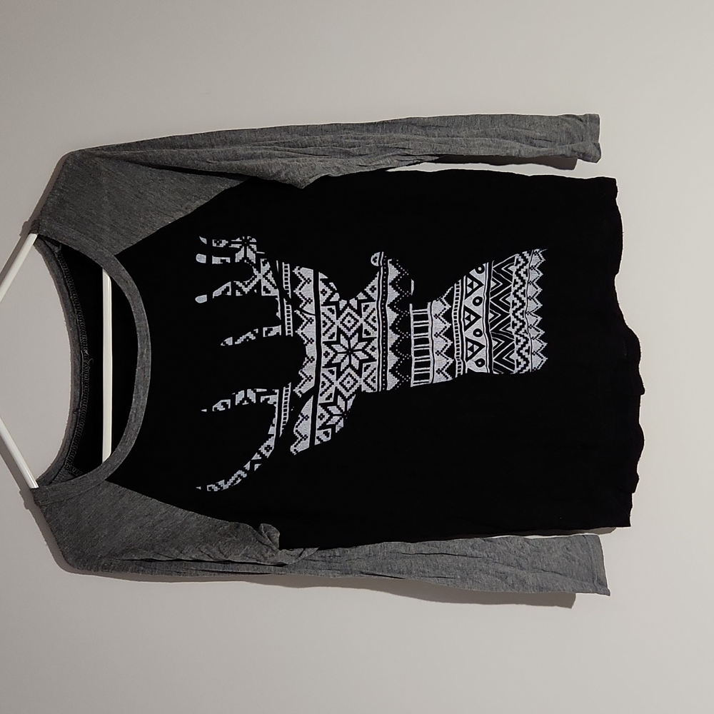 Woman's reindeer tee, long sleeve